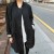 معطف واسع أسود اللون بأكمام طويلة بتصميم عالي الجودة