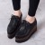 حذاء مسطح بلون أسود 